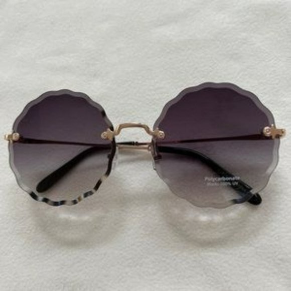 New Black Wavy Round Sunglasses - Picture 1 of 12